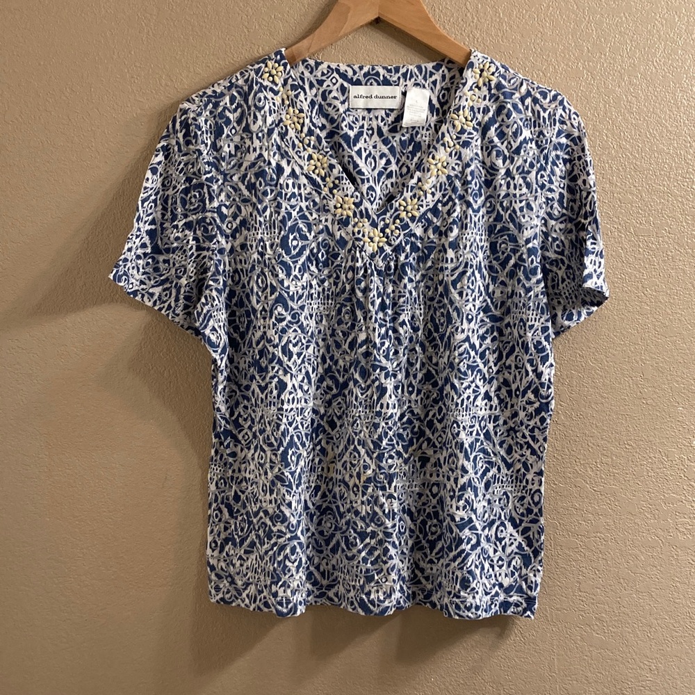 Alfred Dunner Navy and Cream Floral Embellished Blouse Size Large